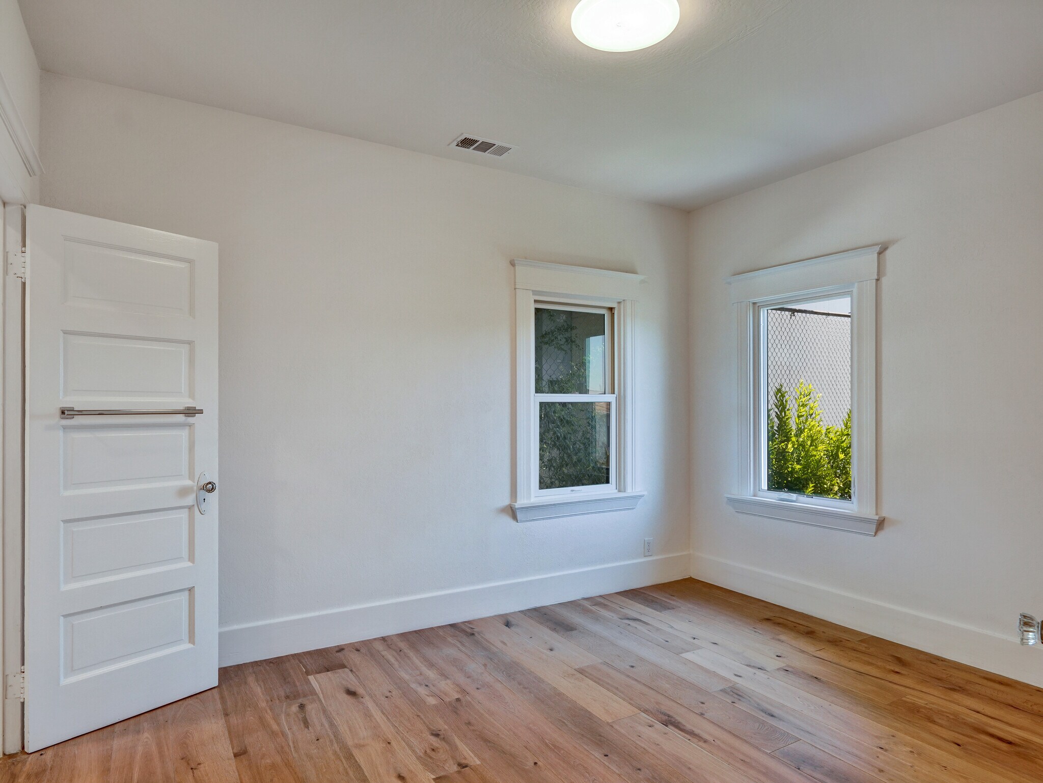 Building Photo - 1075 43rd St