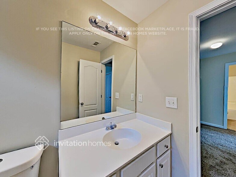 Building Photo - 872 Preserve Park Dr