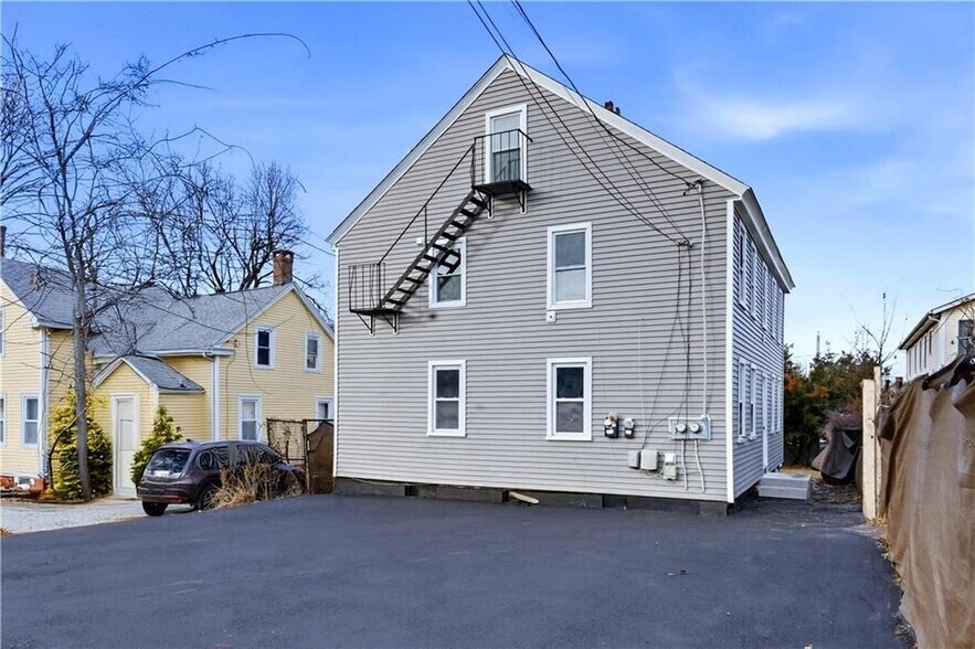 Building Photo - 43 Jenkins St