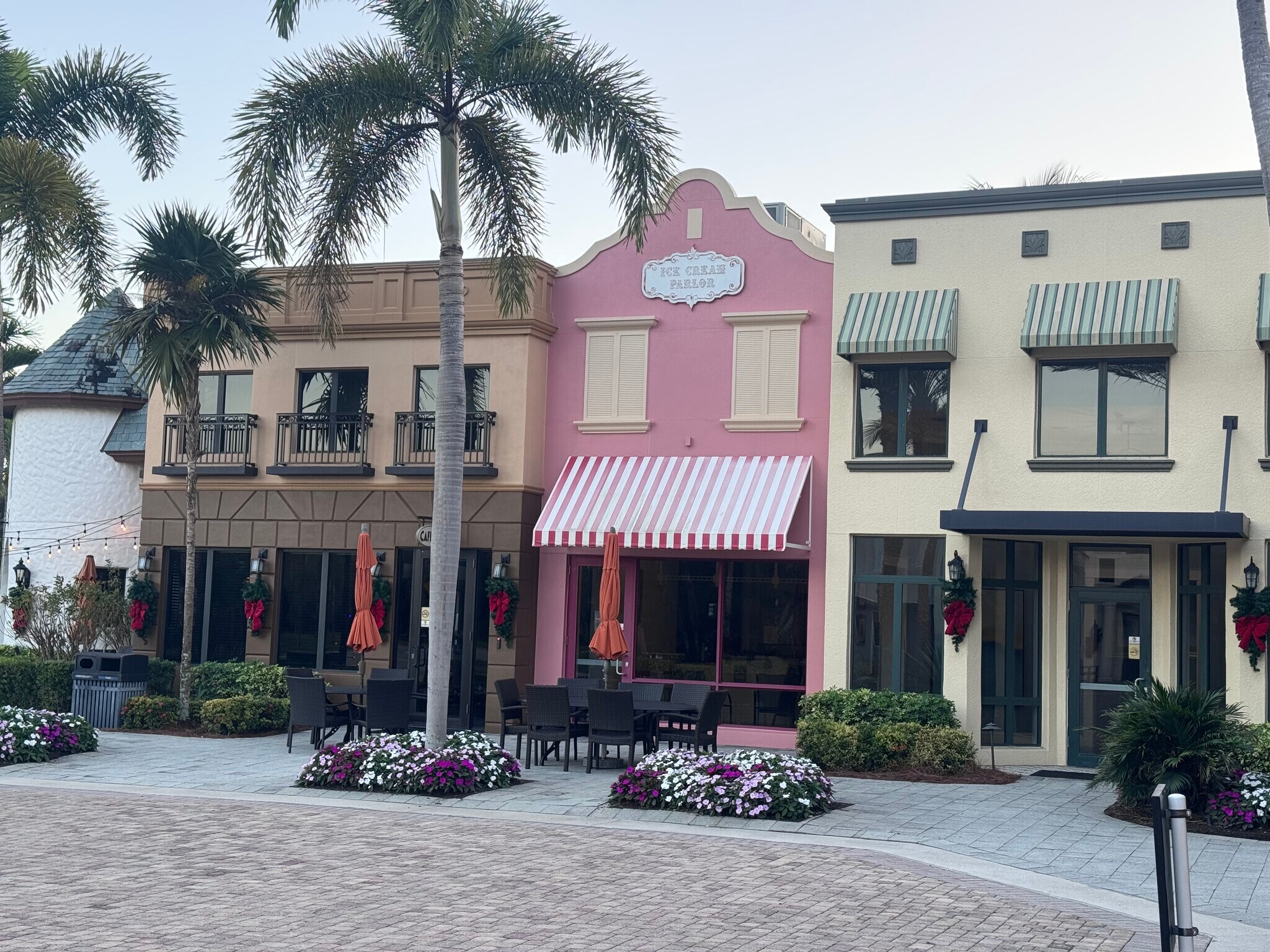 Building Photo - 9147 Delano St