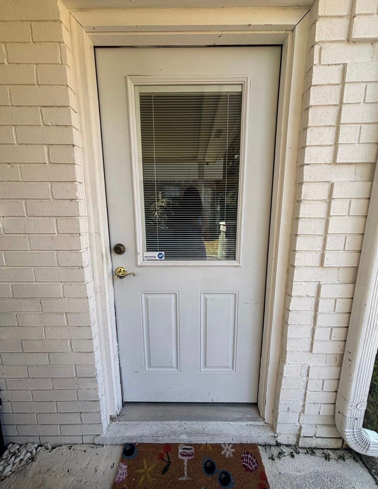 Side unit entrance with parking - 6873 Foxchase Cir