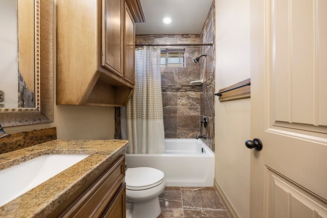 Building Photo - 3805 Kangaroo Ct