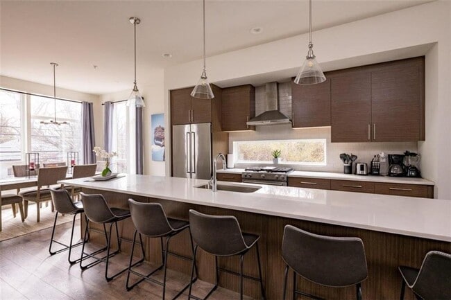 Building Photo - 37 Reynolds Square Ln