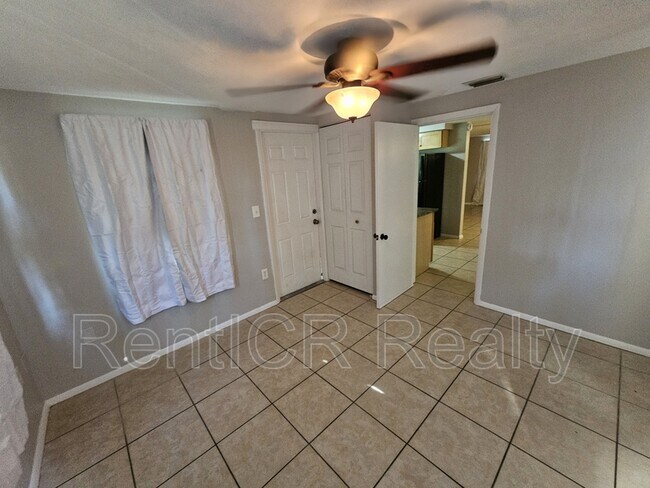 Building Photo - 7734 Candle Dr