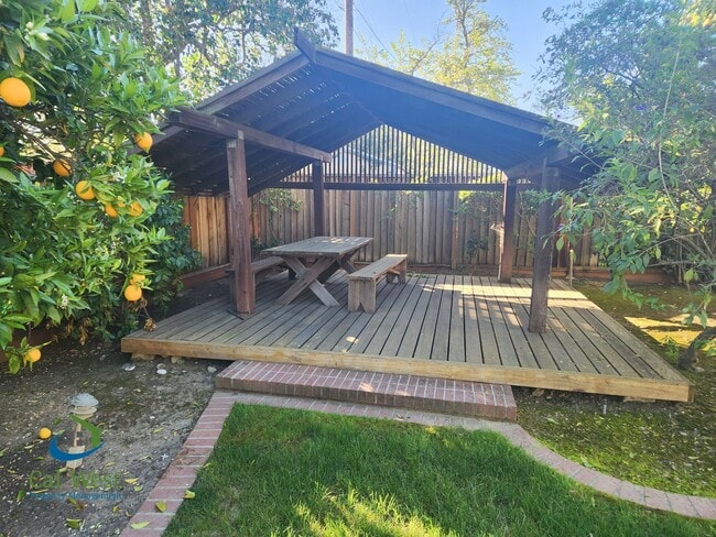 Building Photo - $6295 - Spacious 4 Bed/2 Bath Los Gatos Home with Air Conditioning/Award Winning Schools