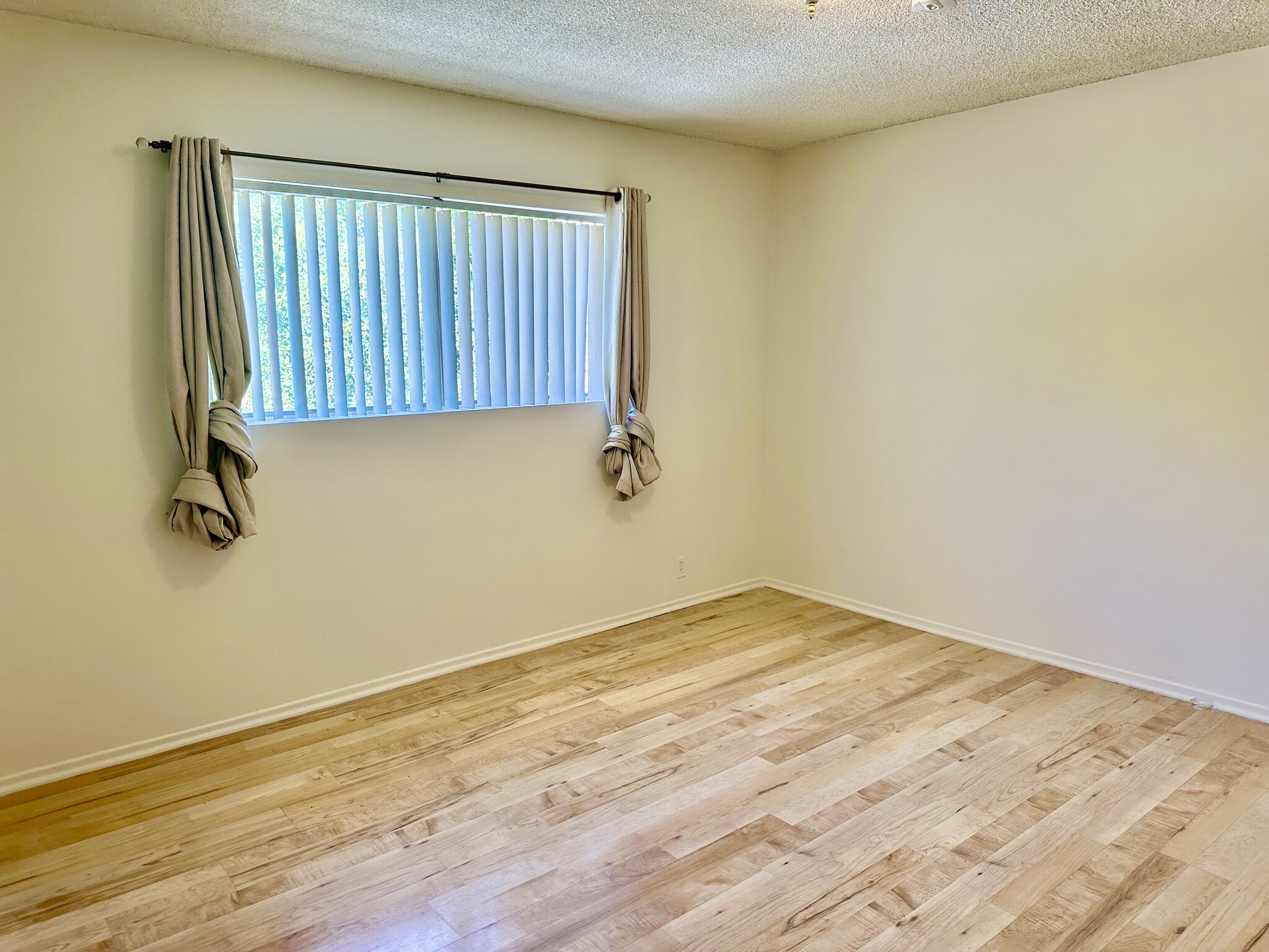 Building Photo - 4325 Dixie Canyon Ave