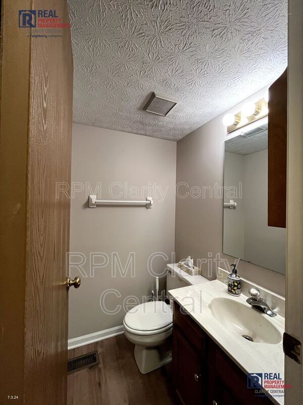 Building Photo - 767 Lindenhaven Rd