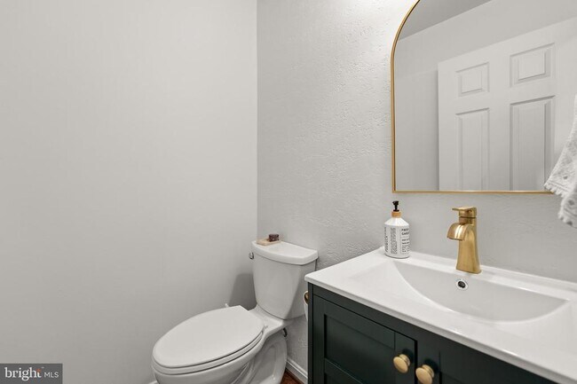 Building Photo - 1122 Cypress Tree Pl