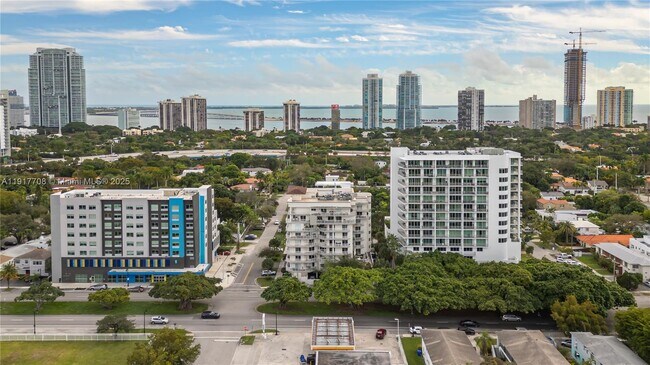 Building Photo - 280 SW 20th Rd