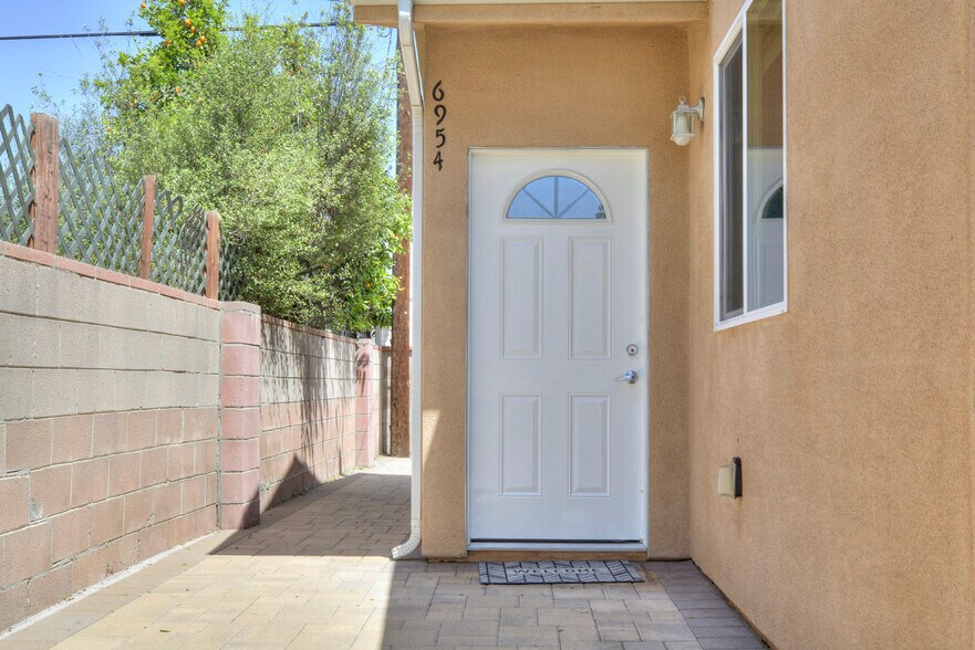Building Photo - 6954 Jellico Ave