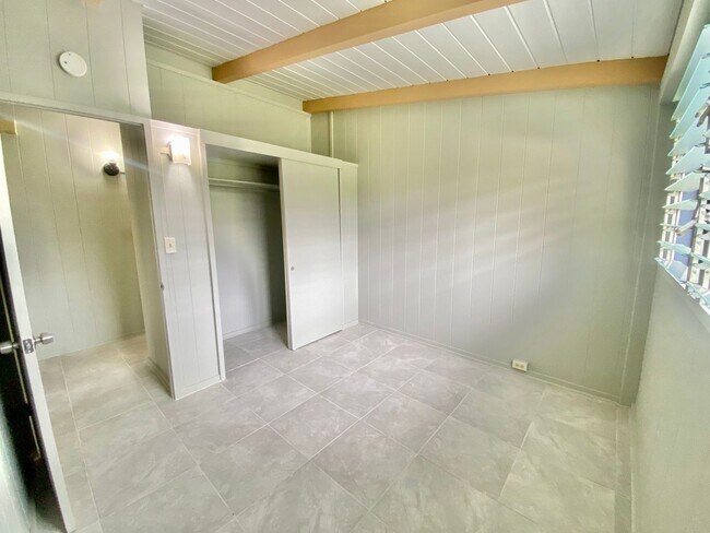 Building Photo - Recently Renovated 3 bed, 1.5 bath house i...