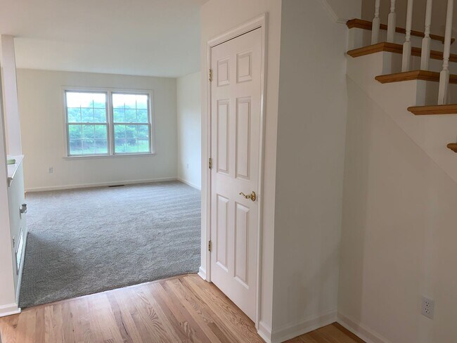 Building Photo - Don't Miss Out On This New Cumberland Town-Home For Rent, 3 Stories/3 Bedrooms/2.5 Bathroom In We...