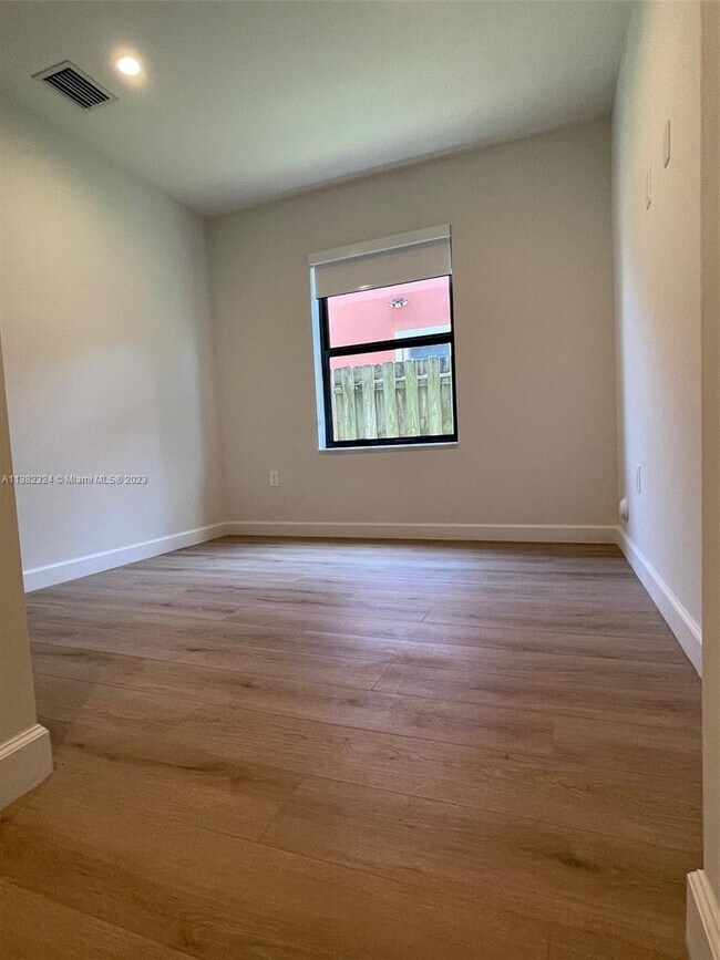 Building Photo - 4736 NW 15th Ct