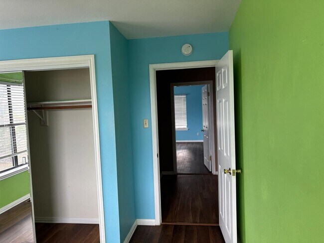 Building Photo - 15401 Lariat Trail