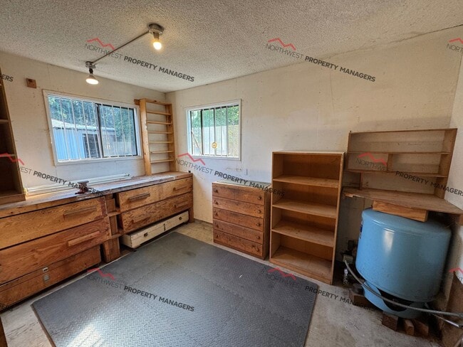 Building Photo - 1301 Kayu Ln