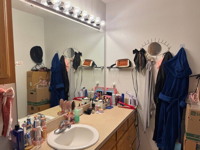 Building Photo - 5426 Ricci St