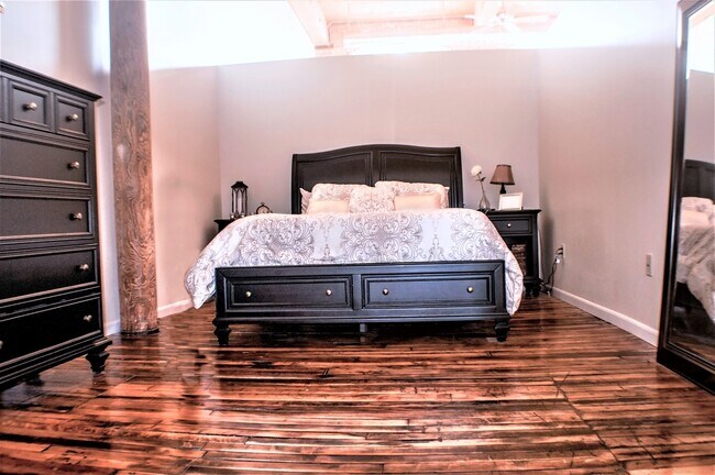 Interior Photo - Victoria Riverside Lofts