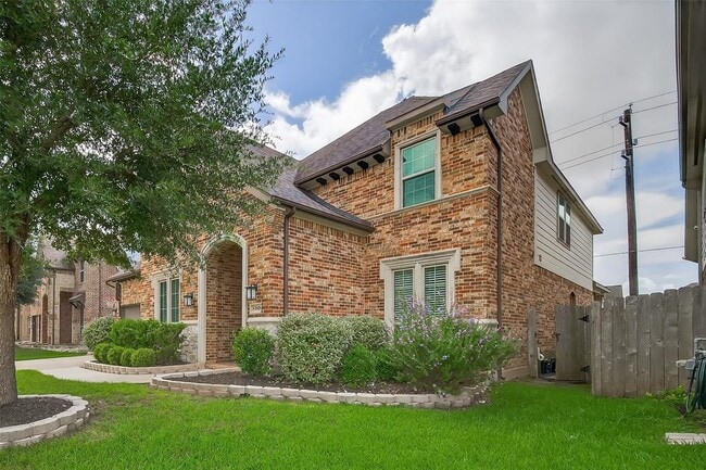 Building Photo - 30148 Southern Sky Dr