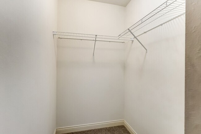 Building Photo - Victory Place Villas - 2 Bedroom, 2 Bathroom - End Unit