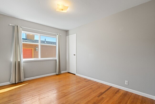 Building Photo - 101 Cerro Dr