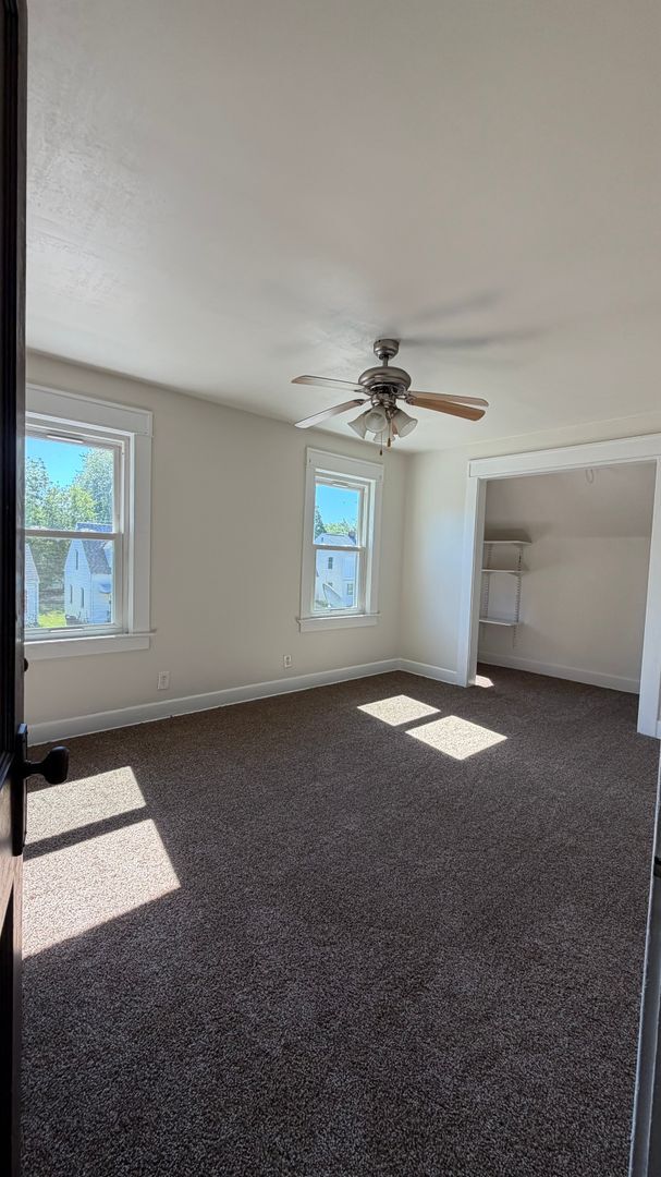 Building Photo - ***NEW ON THE MARKET....3 bed house Pets Welcome!!***