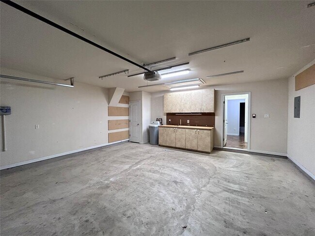 Building Photo - 180 Mystic Hollow