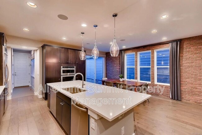 Building Photo - 1112 S Grant St