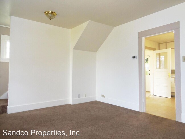 Building Photo - 3 br, 1 bath House - 6437 S Puget Sound Ave