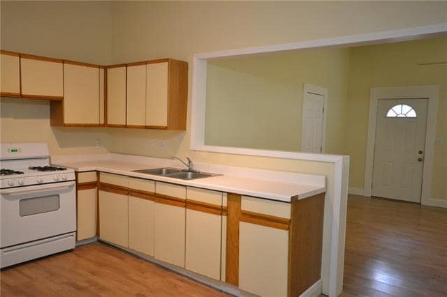 Building Photo - 15639 River Rd