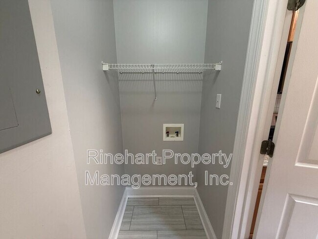 Building Photo - 1668 Flintwood Dr