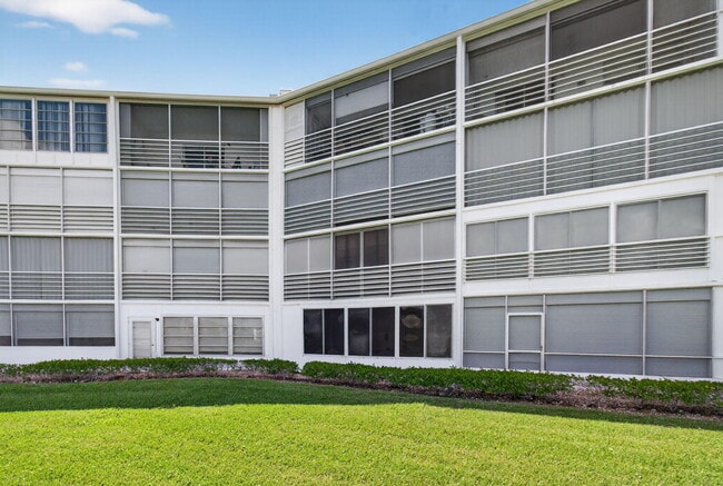 Building Photo - 2015 Cornwall A