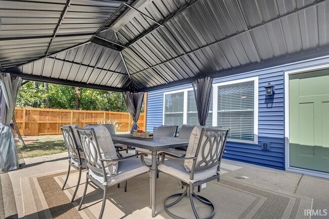 Building Photo - 1122 S Fess Ave