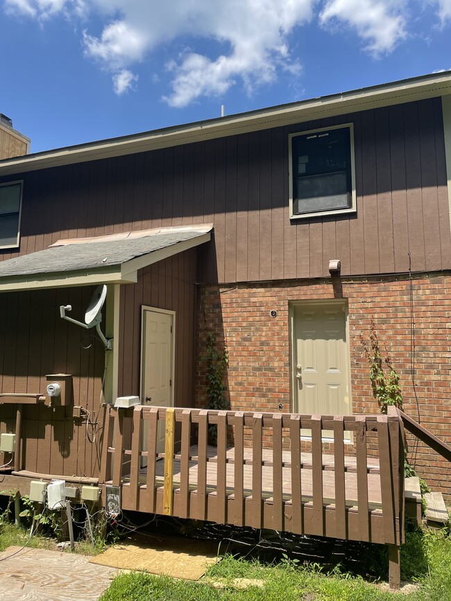 Storage room and back deck - 1417 Cherrycrest Dr