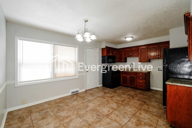 Building Photo - 6806 E 114th Terrace