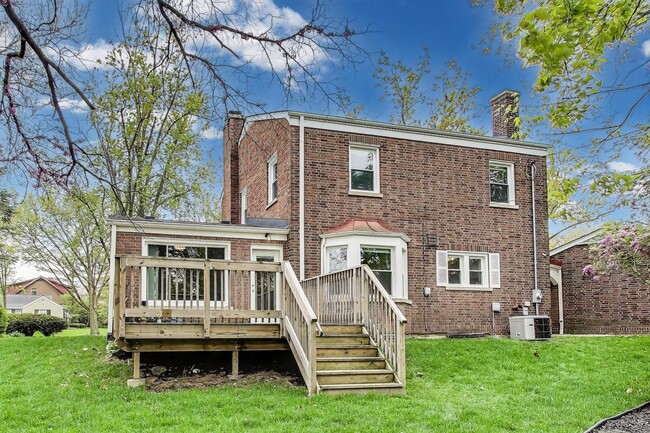 Building Photo - 2515 Gordon Dr