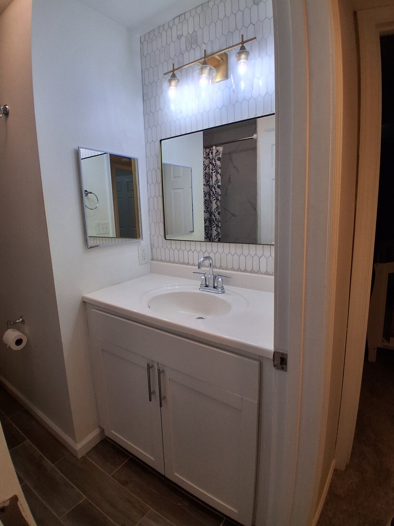 Building Photo - 423 W 8th St