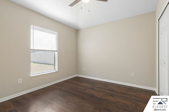 Building Photo - SPACIOUS 3/2/2 IN POPULAR PINE GROVE