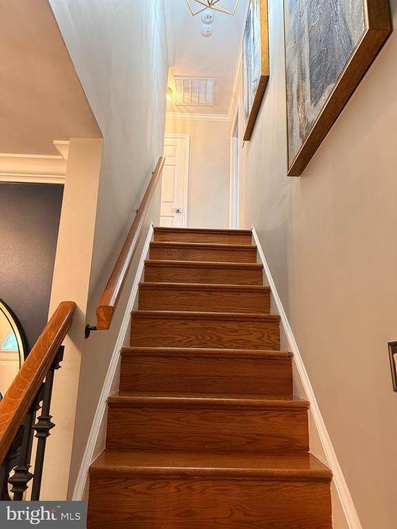 Building Photo - 204 Whispering Wind Ct SE