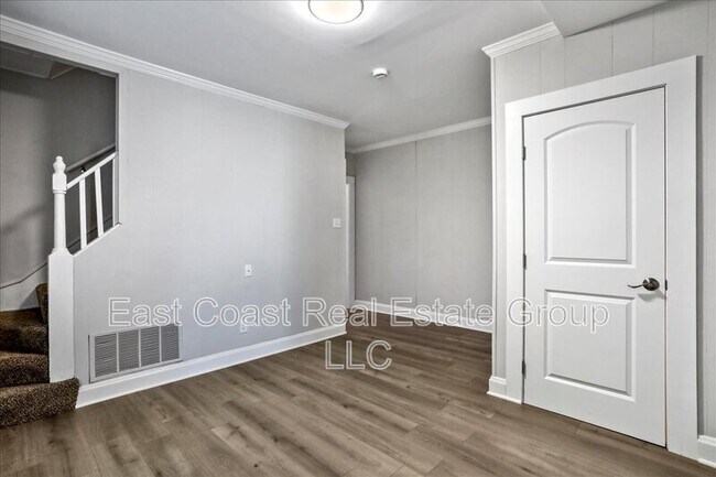 Building Photo - 803 S Potomac St