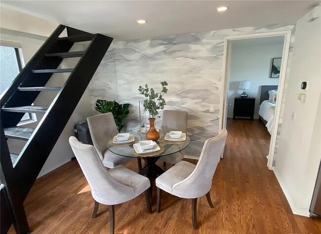 Building Photo - 4852 Tiara Dr