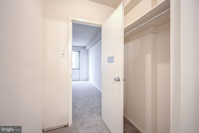 Building Photo - 5500 Friendship Blvd