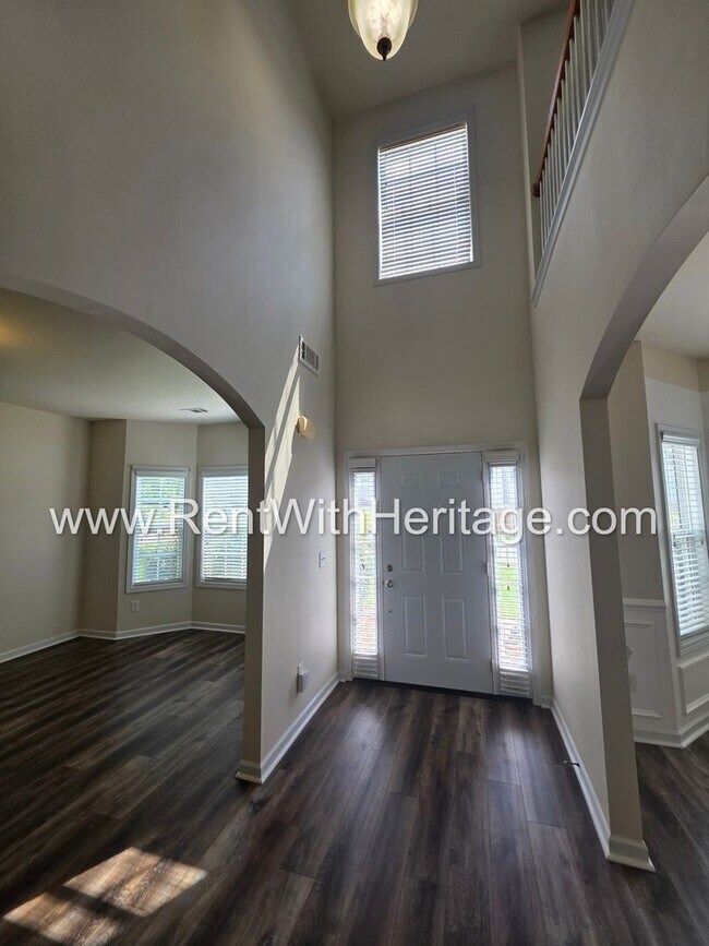 Building Photo - 202 Summer Gate Ln