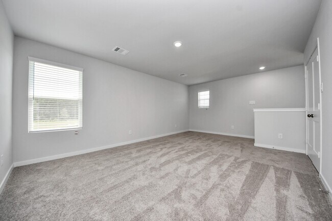 Building Photo - 135 Alset Dr