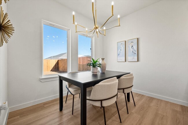 Building Photo - 1410 Farmhouse Ave