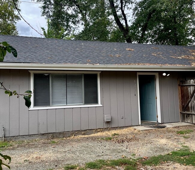 Primary Photo - Quaint Studio , 1 Bath Home in Grants Pass