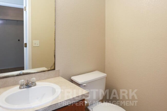 Building Photo - 2710 Vernice Loop