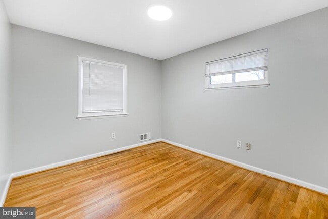 Building Photo - 4111 Landgreen St