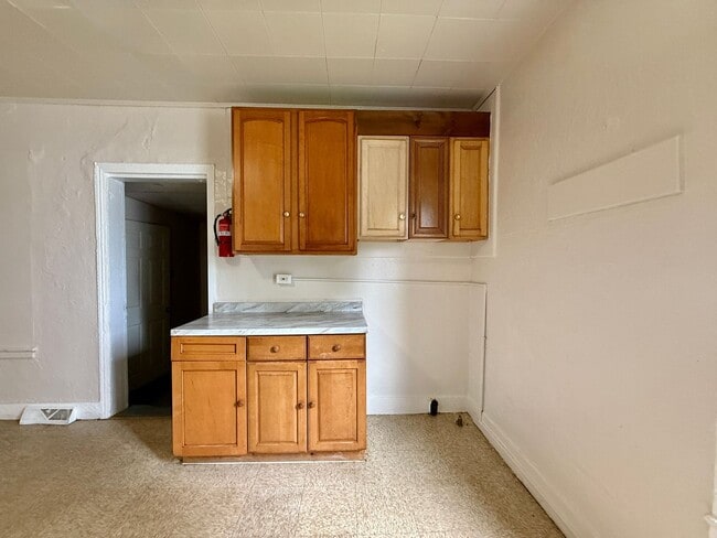Building Photo - Spacious 2 Bedroom Home FOR RENT in Millvi...