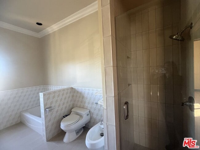 Building Photo - 5867 W 75th St