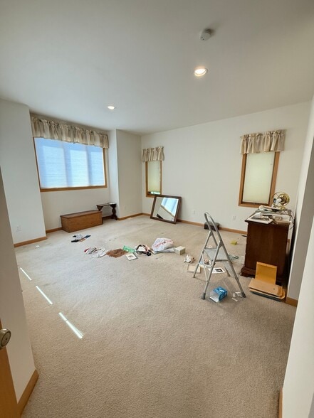 Building Photo - 2620 Briarwood Dr